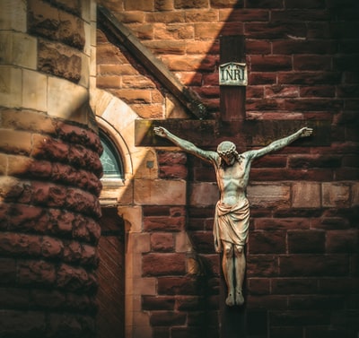 耶稣基督在十字架上装饰